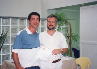 Eu e Dr. Frederic Vinãs 2001 Final Curso DLM